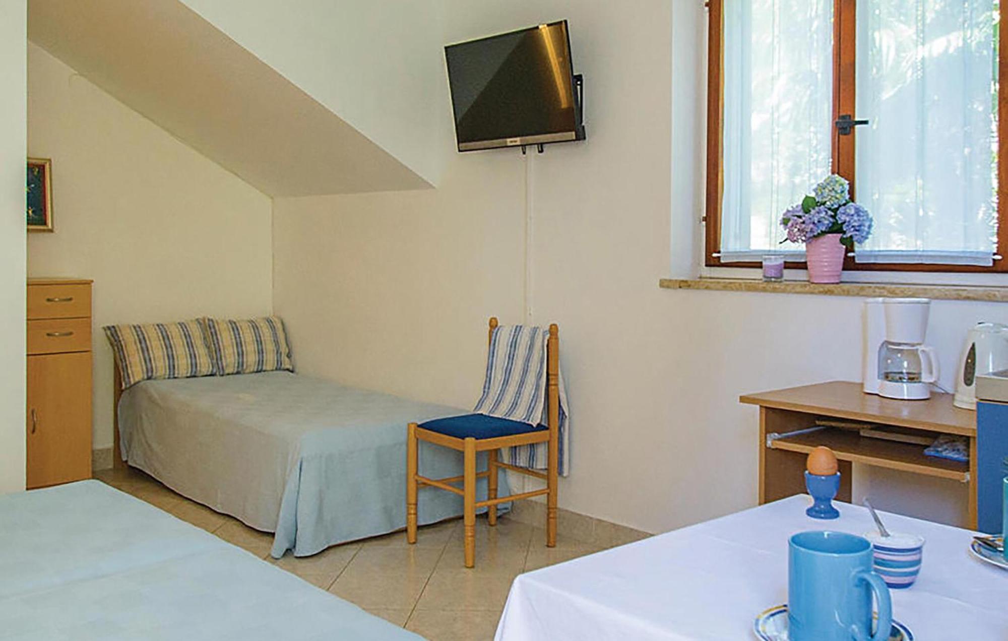 Beautiful Apartment In Rabac With Kitchen 외부 사진