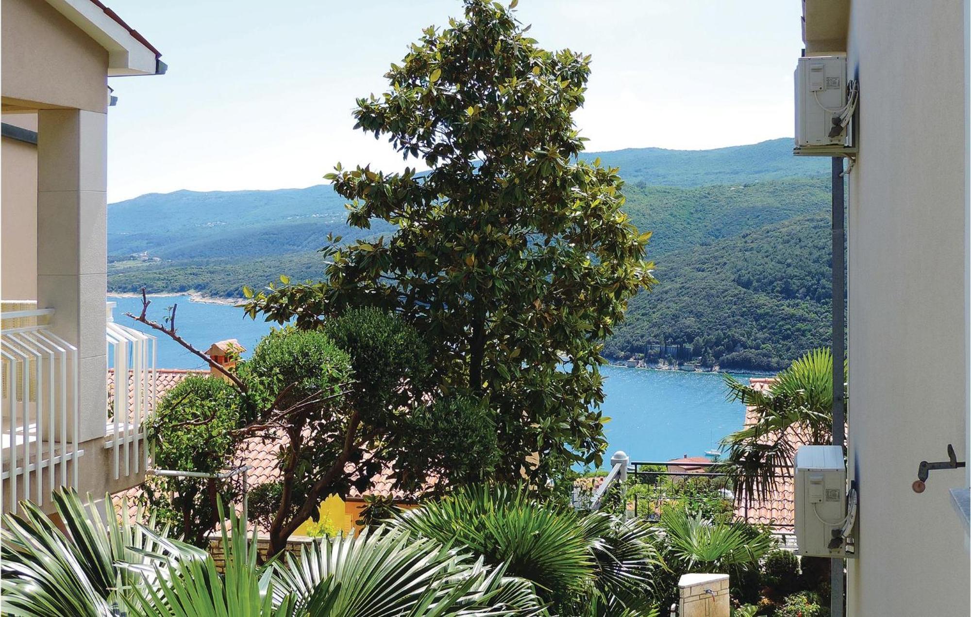 Beautiful Apartment In Rabac With Kitchen 외부 사진