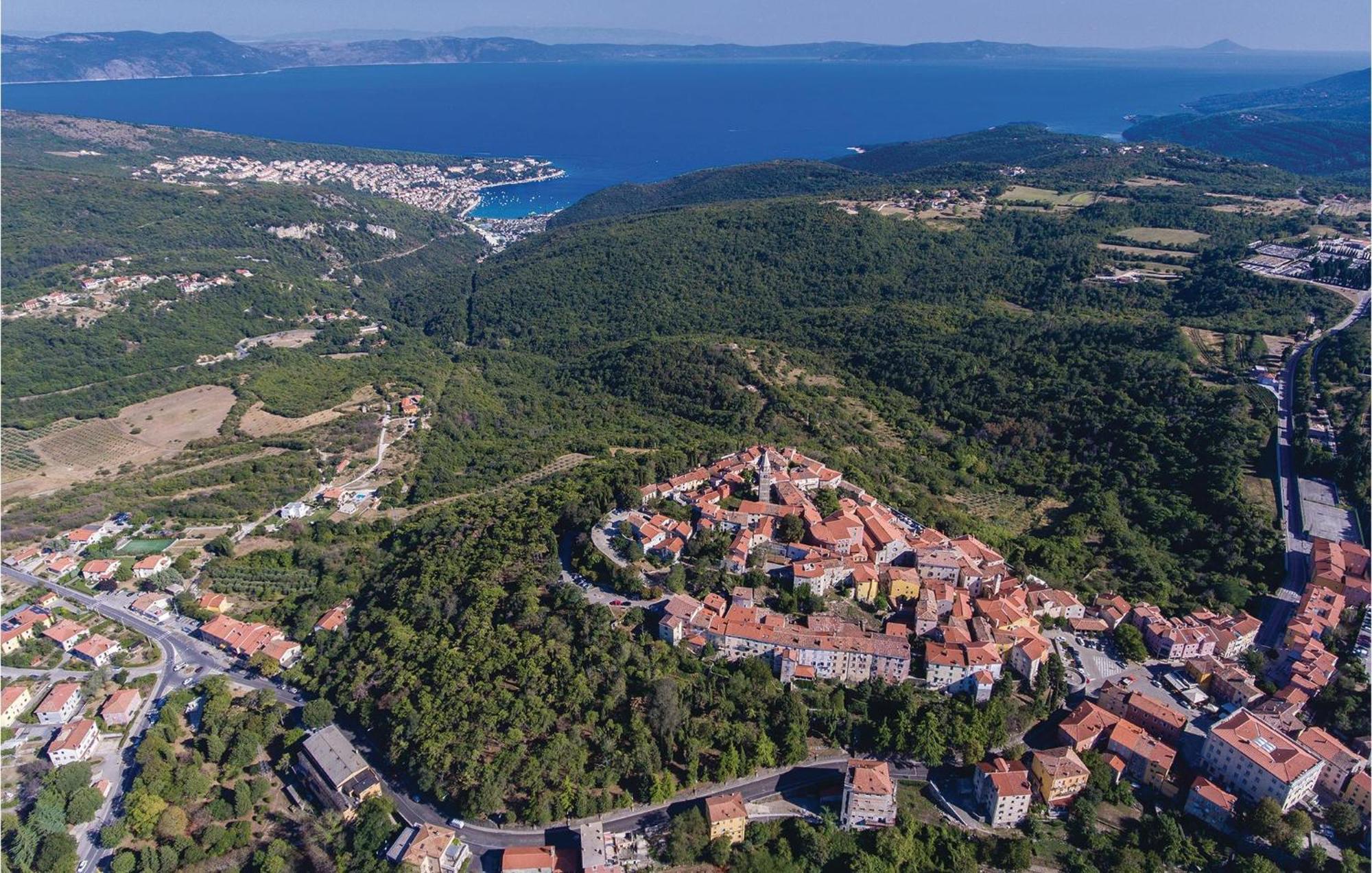 Beautiful Apartment In Rabac With Kitchen 외부 사진